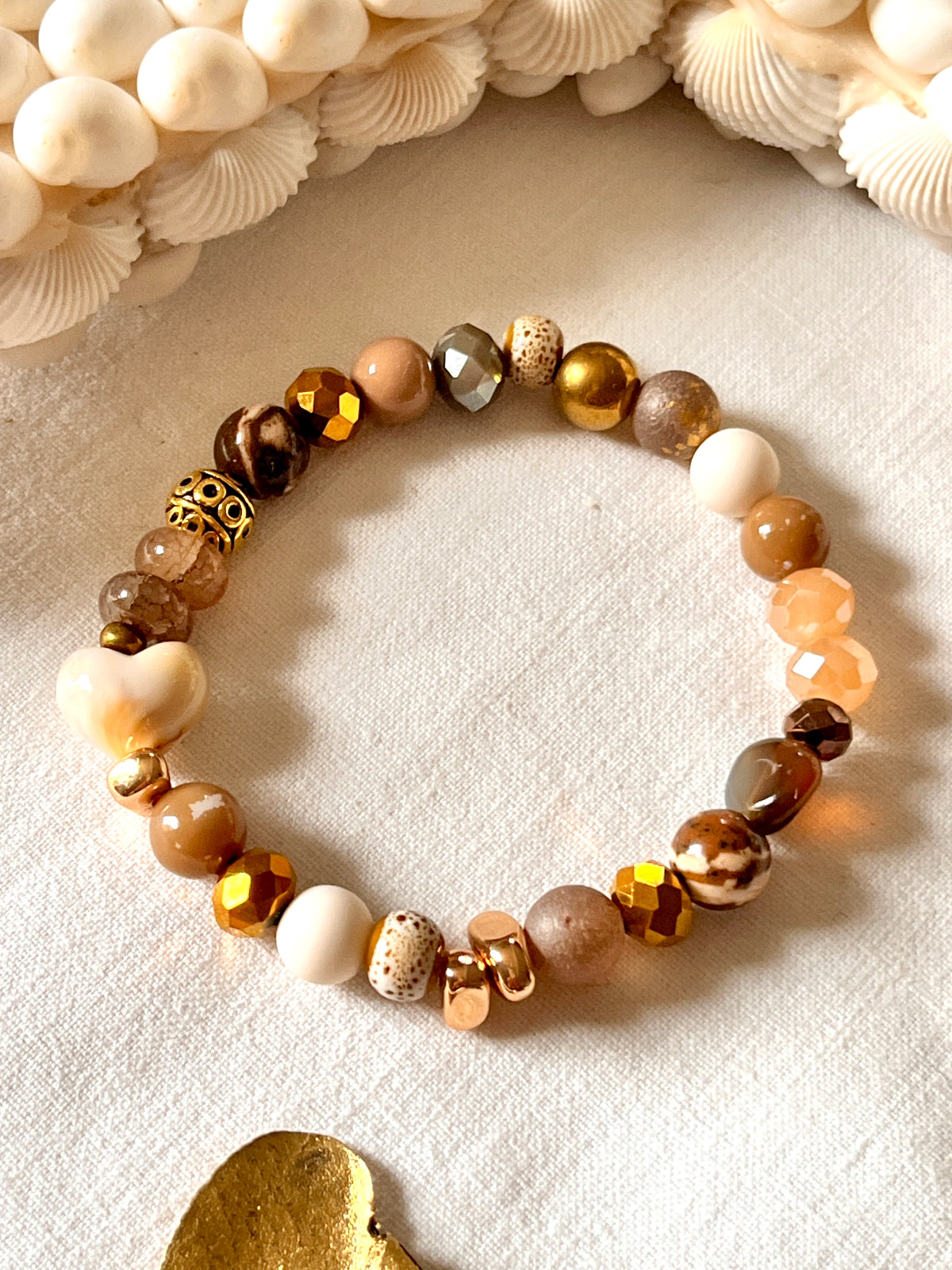 Agapi – Bracelet coeur marbré et multi perles naturelles Arastuce