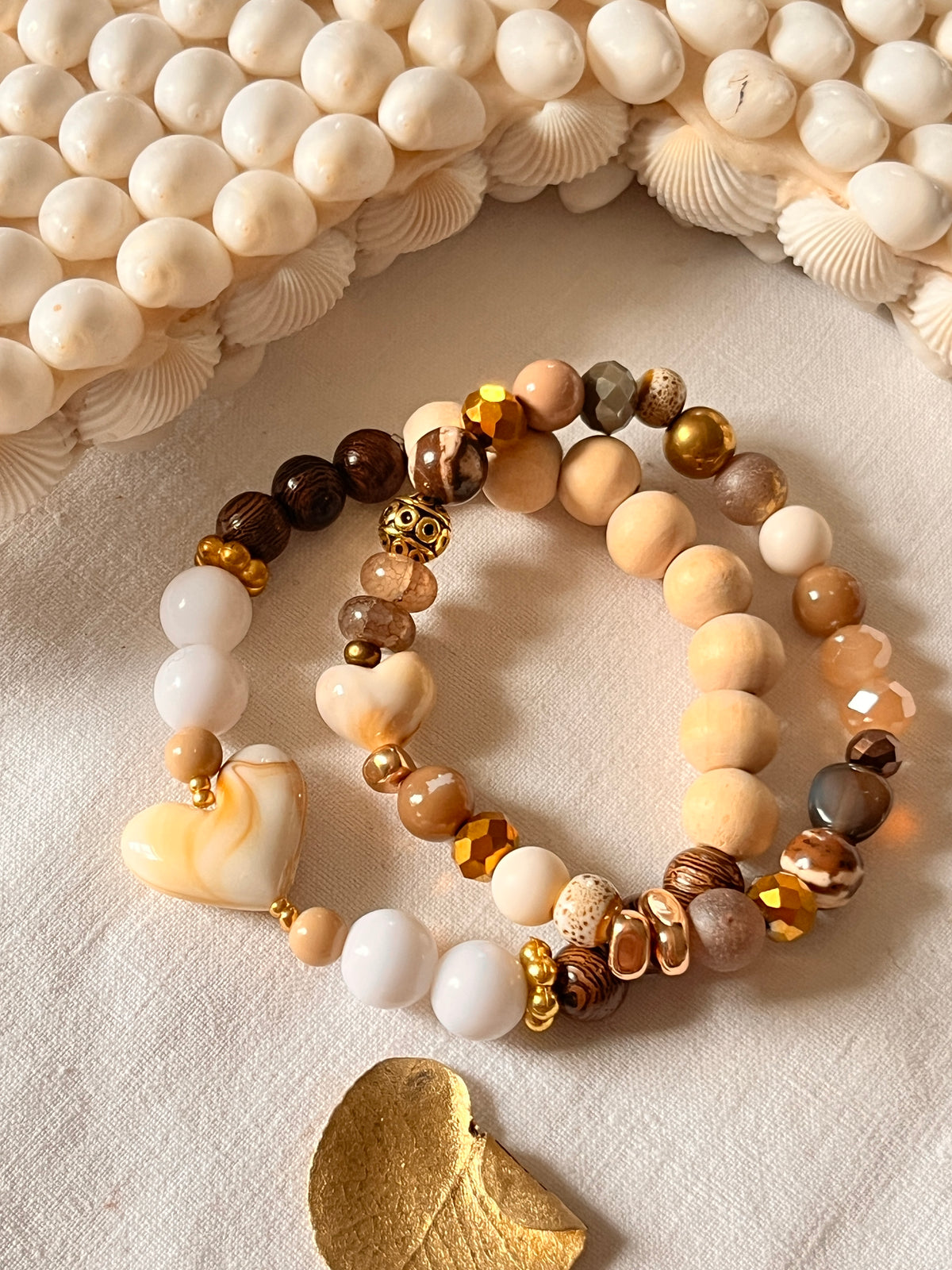 Agapi – Bracelet coeur marbré et multi perles naturelles Arastuce