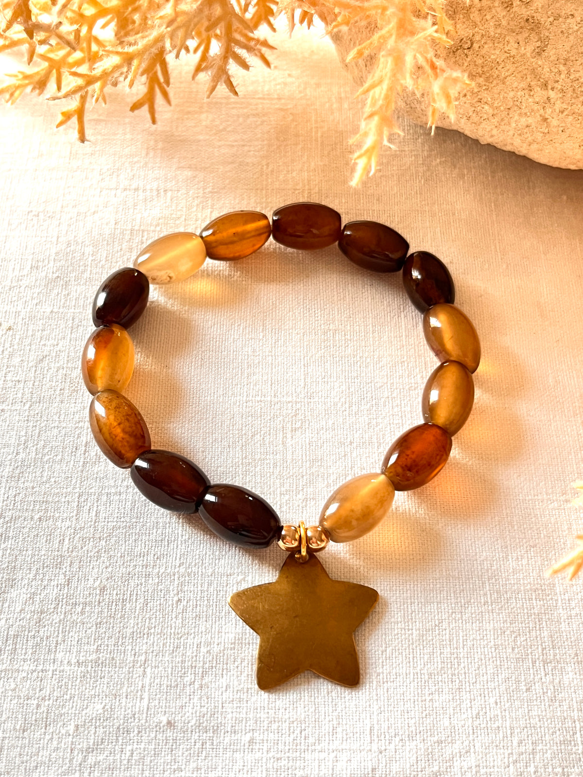 Céleste- Bracelet en pierre naturelle et médaille symbole. Arastuce