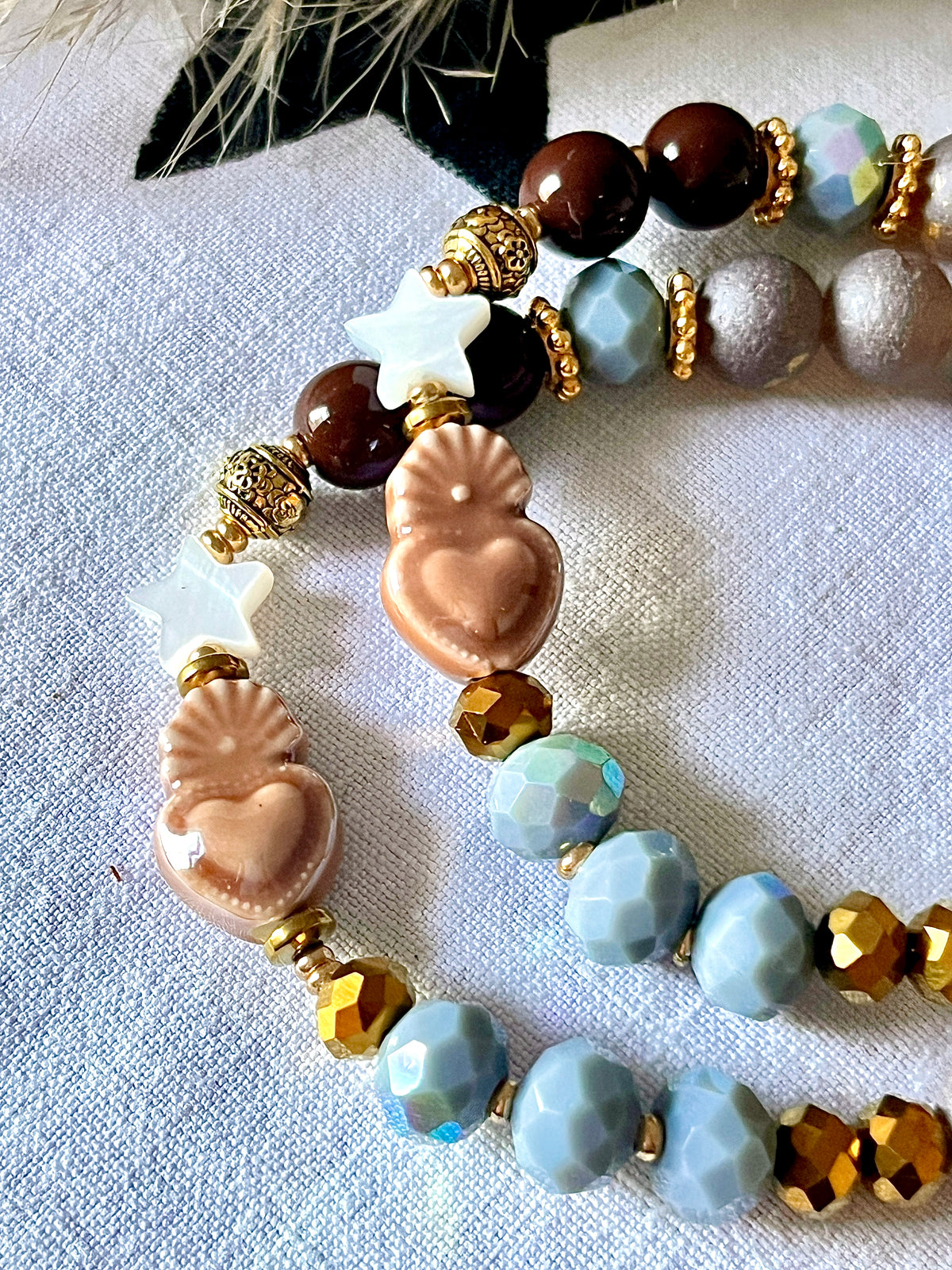 Oslo – Bracelet coeur sacré caramel et bleu glacier Arastuce