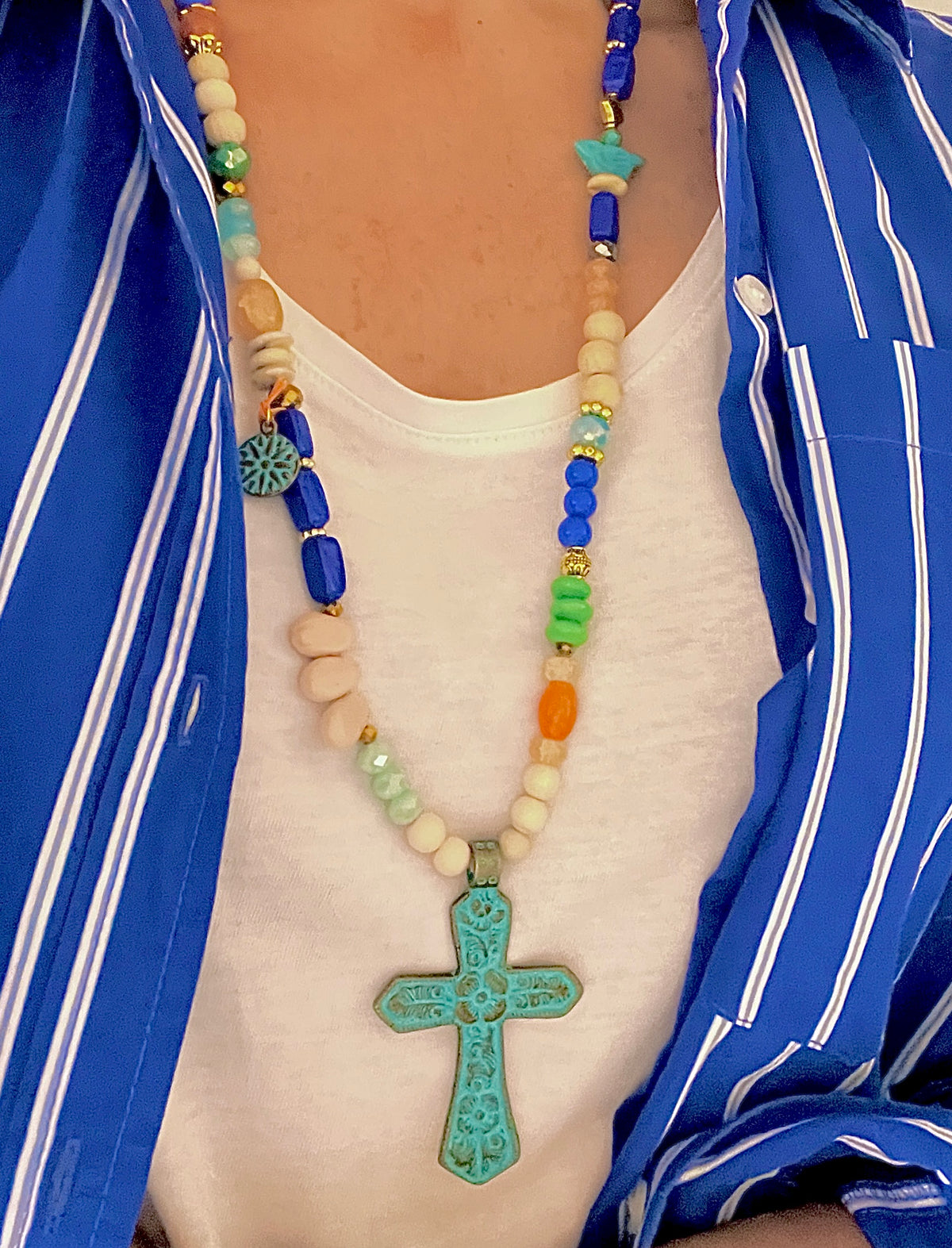 Milos – Sautoir croix turquoise