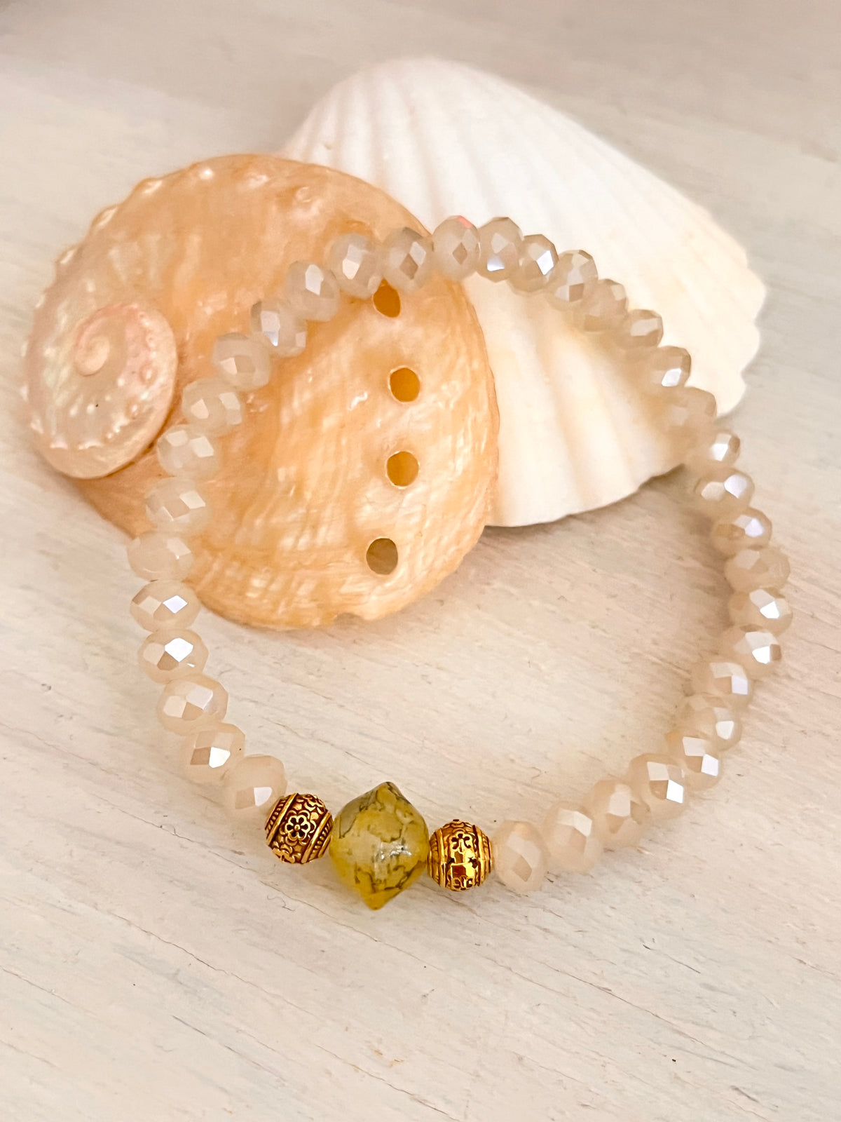 Néeris Bis – Bracelet perles facettes irisées