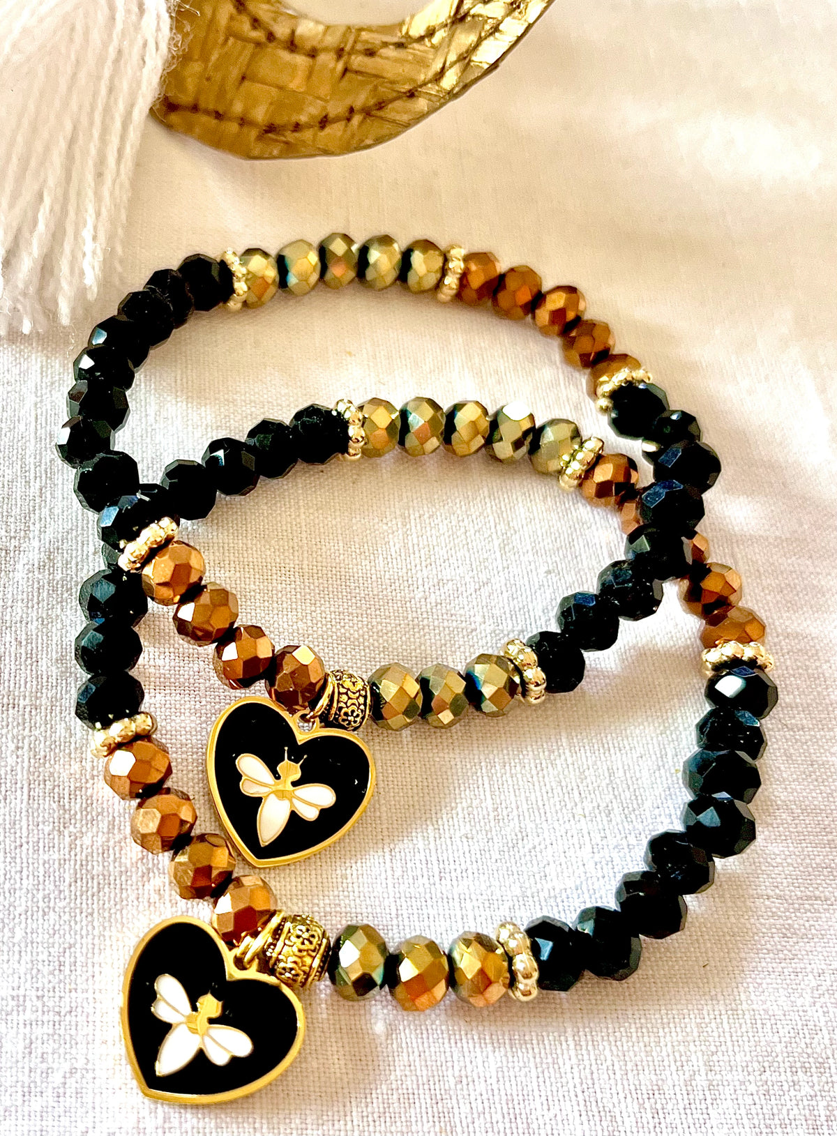 Bee – Bracelet abeille en perles facettes & cœur émaillé Arastuce