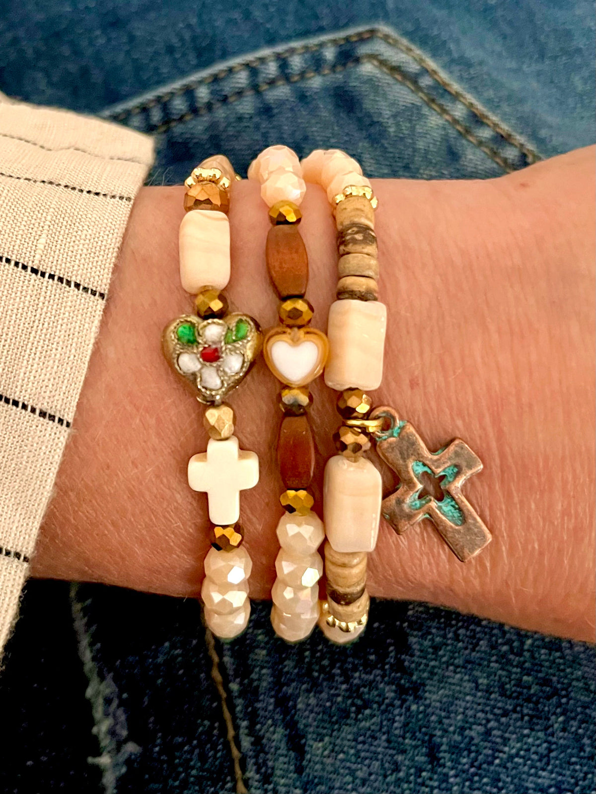 Sacha – Bracelet cœur bicolore & perles nude Arastuce
