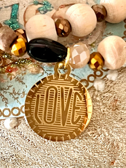 LOVE – Bracelet bois naturel & médaille gravée Arastuce