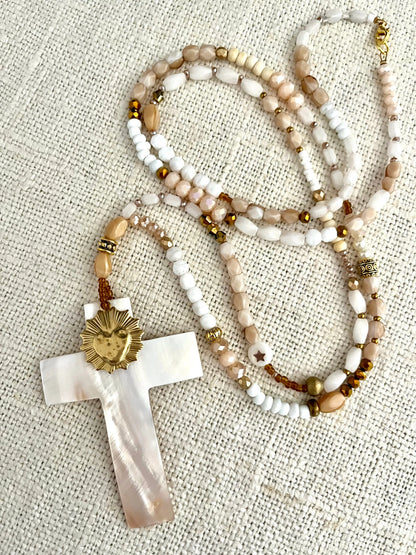 INÈS – Sautoir croix en nacre naturelle Ma boutique