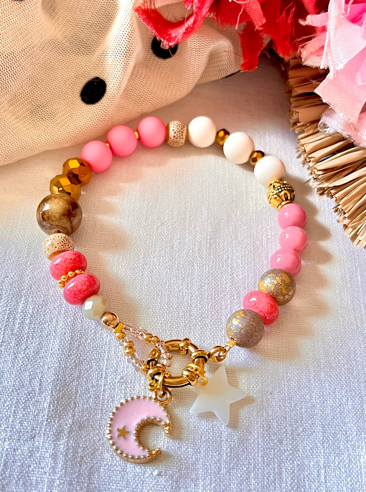 Smile Rose. – Bracelet perles fermoir et charm's Rose Arastuce