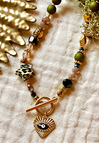WILD - ras-de-cou perles- pendentif coeur et oeil protecteur Ma boutique