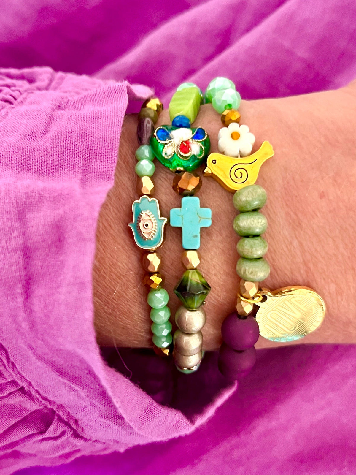 HELEN – Bracelet oiseau & médaille Love gravée Arastuce