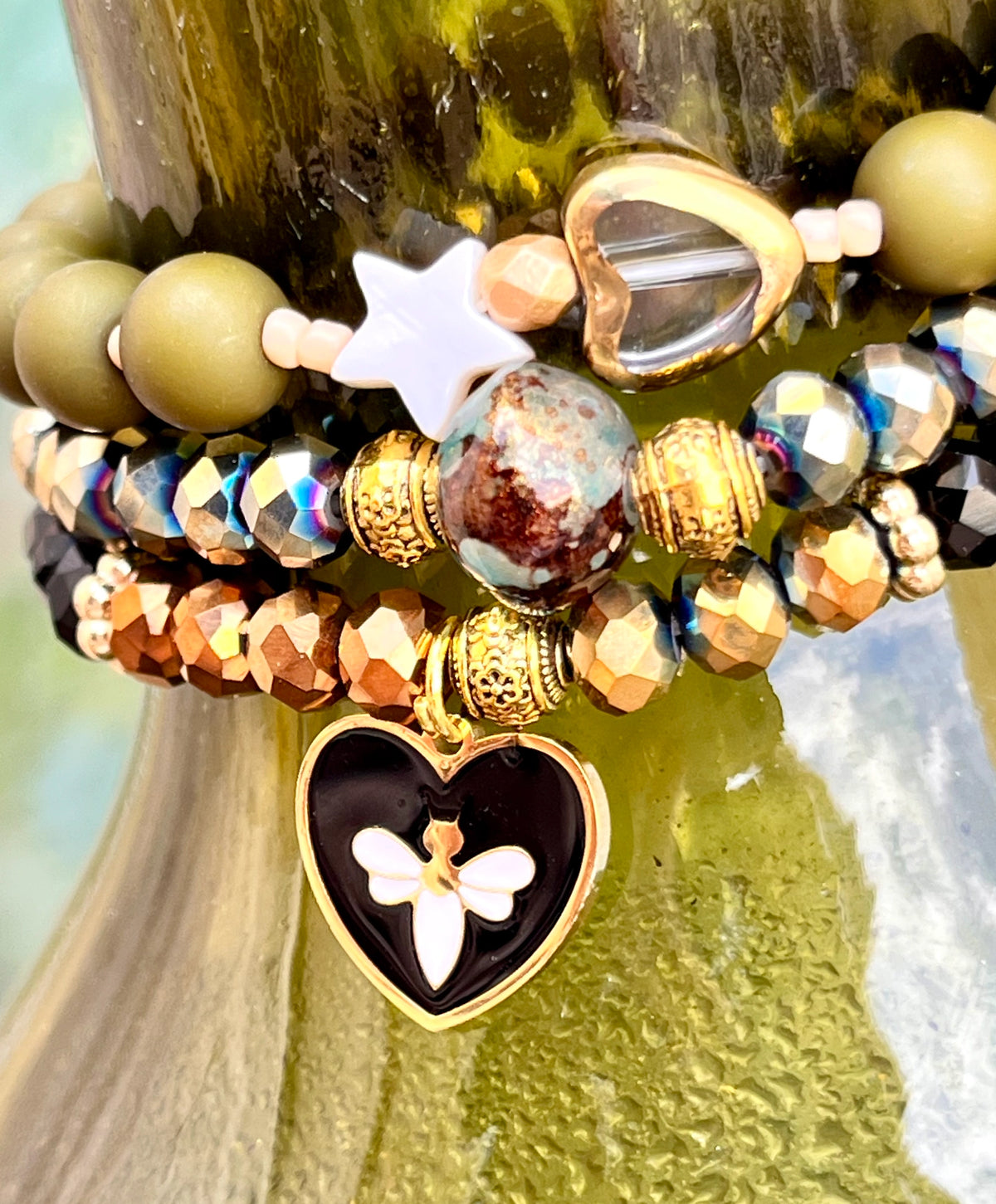 Bee – Bracelet abeille en perles facettes & cœur émaillé Arastuce