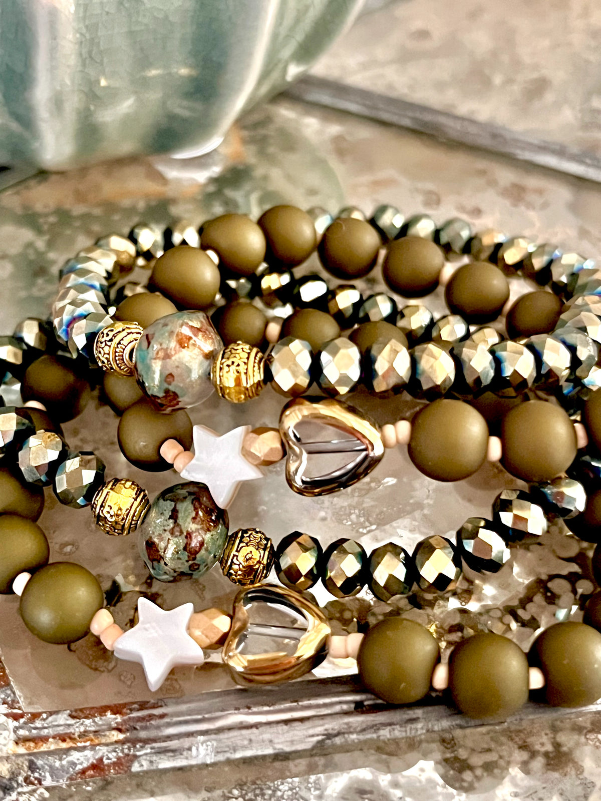 Gaspard – Bracelet vert Kaki Coeur et Etoile Arastuce