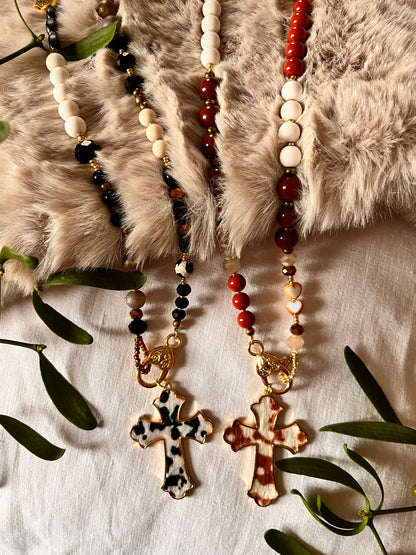 Mystic Noir et Ivoire – Collier mi long Arastuce