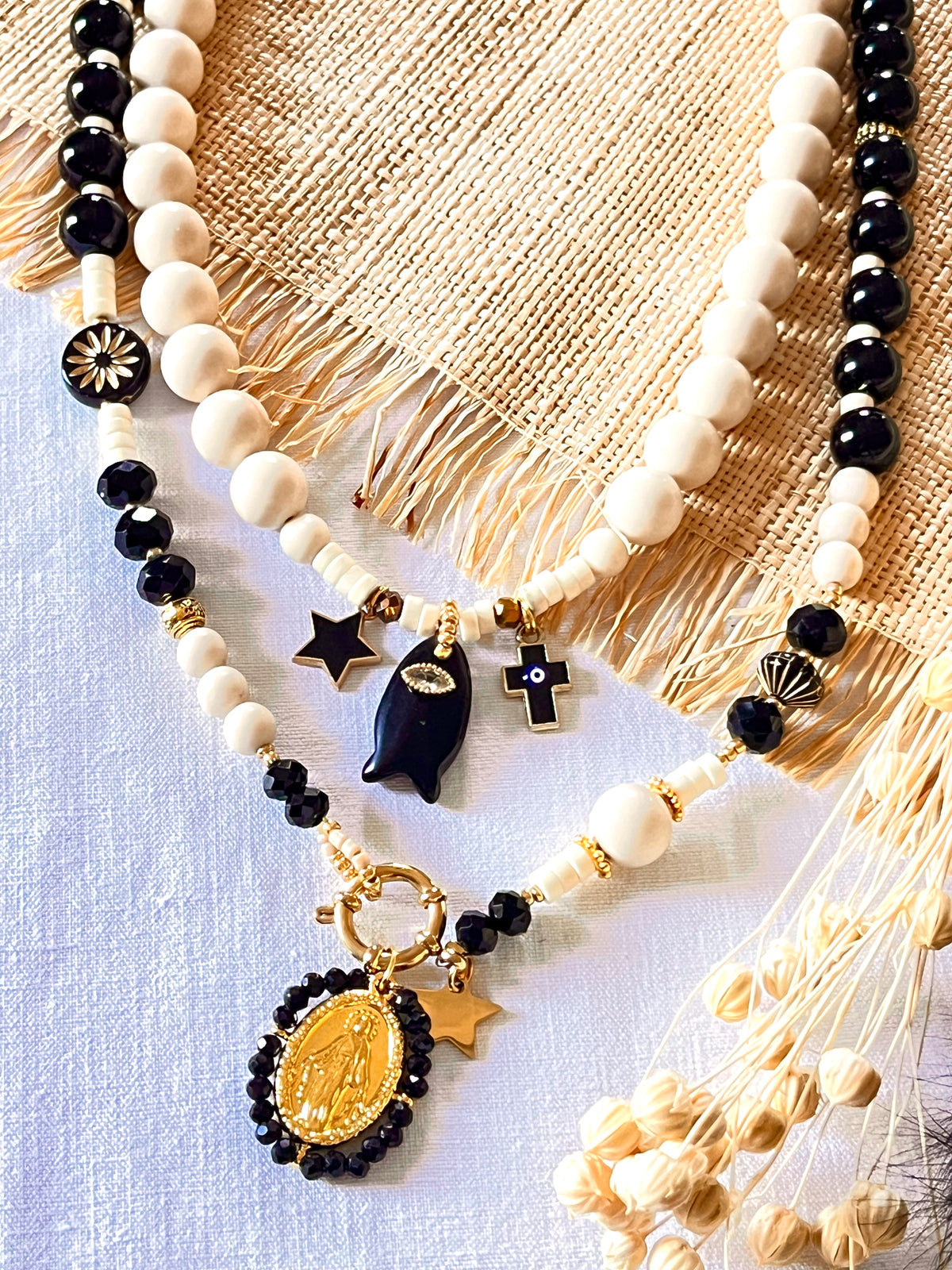 Oxilyo -collier en pierre naturelle et son trio de charm's Ma boutique