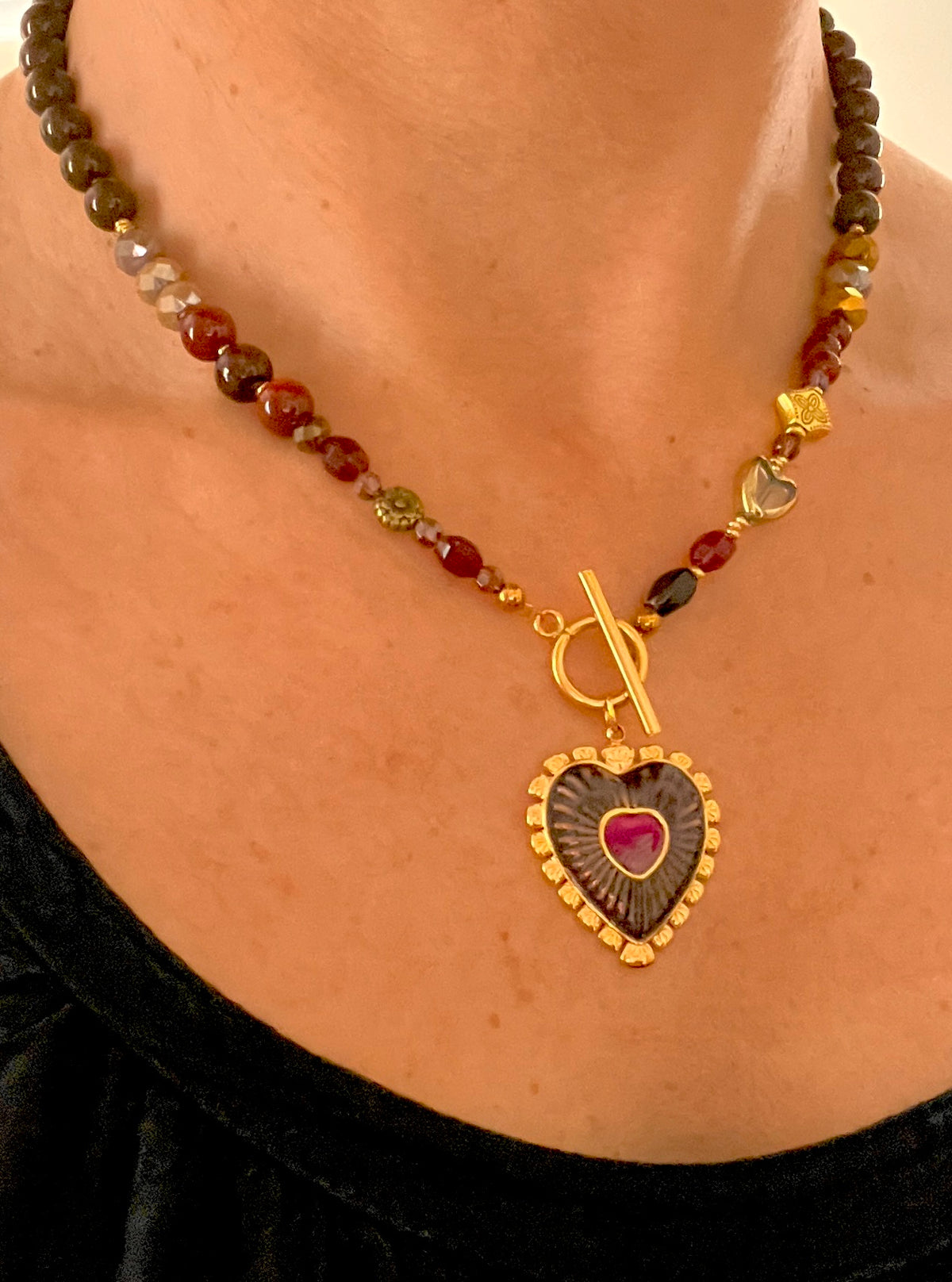 Rubis-ras-de-cou chocolat et coeur grenat Ma boutique